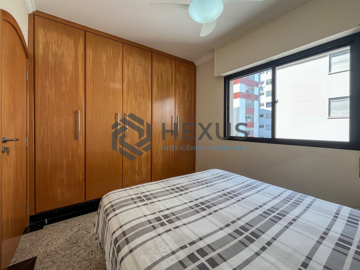 Foto 10 de Apartamento com varanda, vista mar e lazer a uma quadra da Praia das Pitangueiras, Guaruja