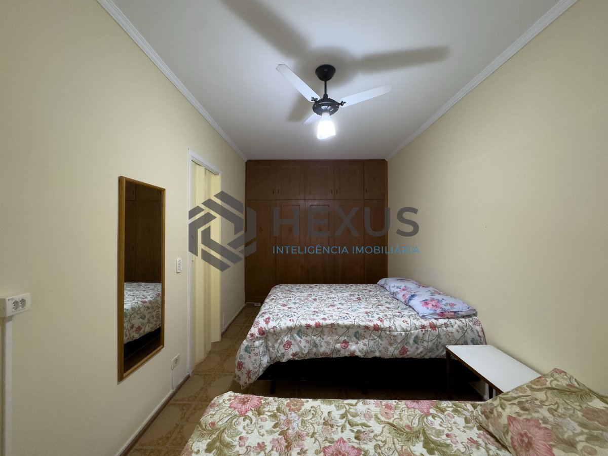 Foto 11 de Apartamento com varanda a uma quadra da Praia das Pitangueiras, Guaruja