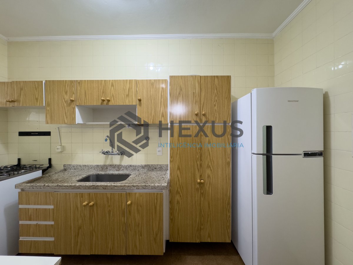 Foto 13 de Apartamento com varanda a uma quadra da Praia das Pitangueiras, Guaruja
