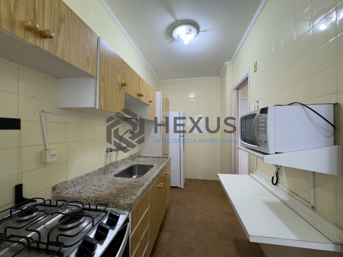 Foto 15 de Apartamento com varanda a uma quadra da Praia das Pitangueiras, Guaruja
