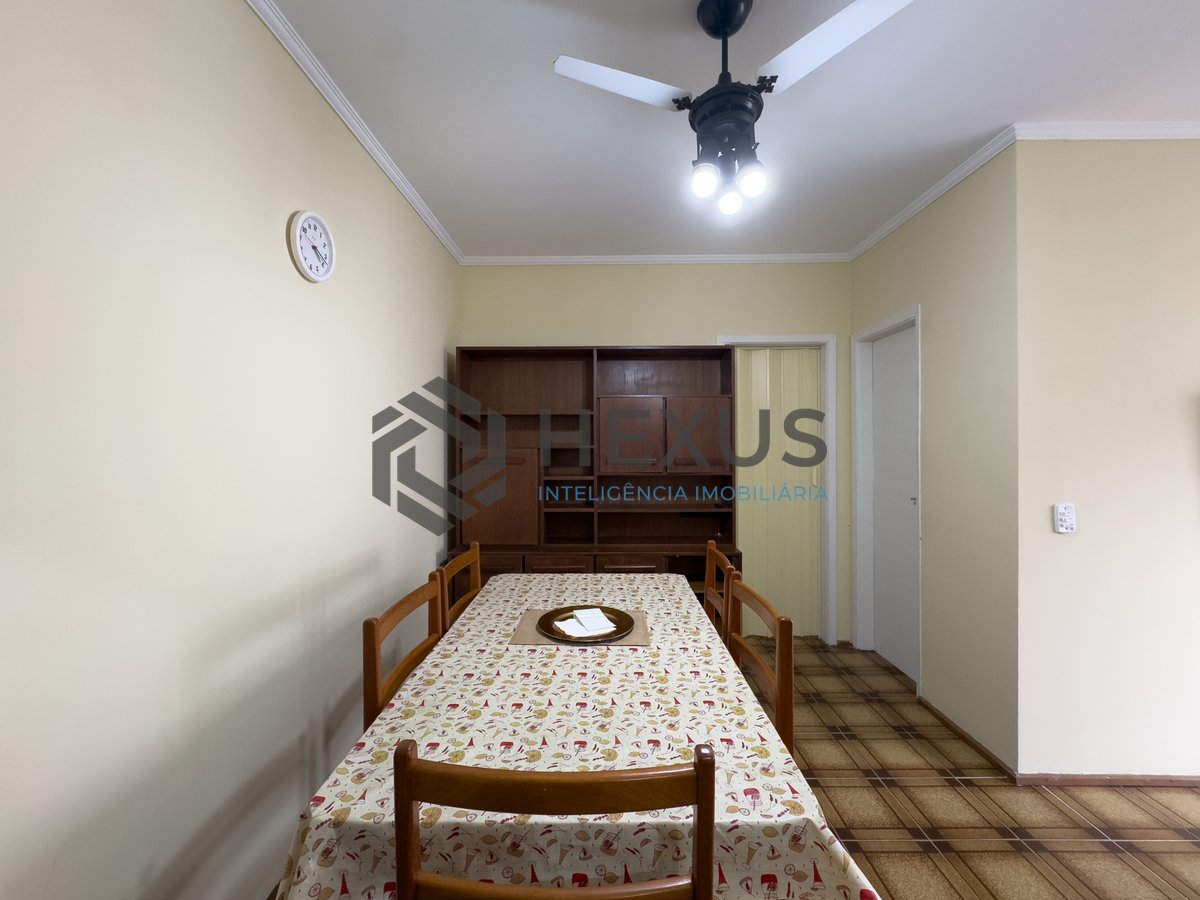 Foto 7 de Apartamento com varanda a uma quadra da Praia das Pitangueiras, Guaruja