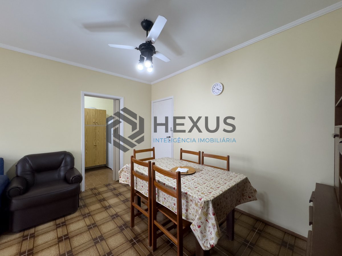 Foto 8 de Apartamento com varanda a uma quadra da Praia das Pitangueiras, Guaruja