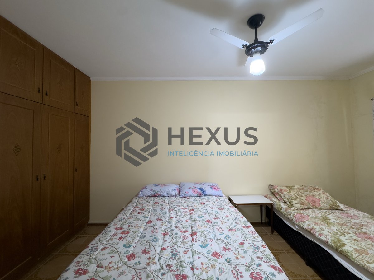 Foto 9 de Apartamento com varanda a uma quadra da Praia das Pitangueiras, Guaruja