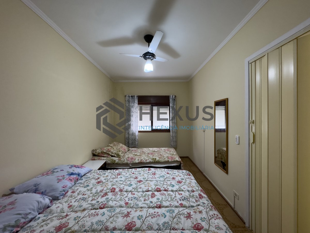 Foto 10 de Apartamento com varanda a uma quadra da Praia das Pitangueiras, Guaruja