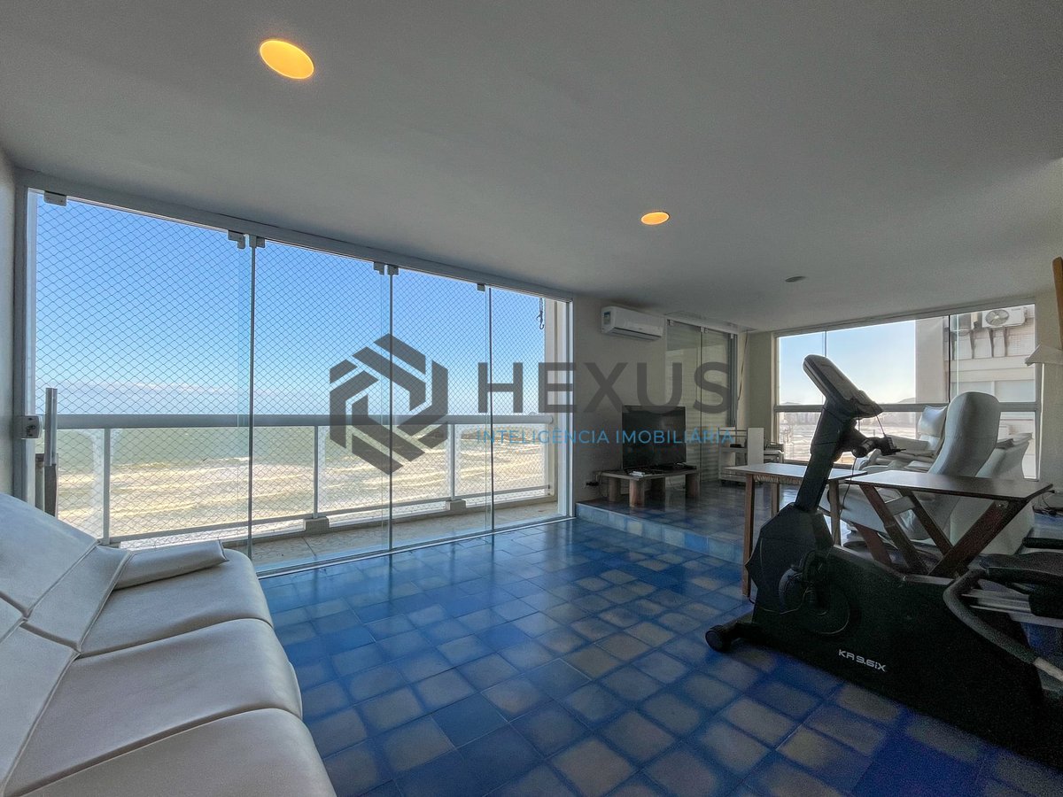 Foto 2 de Apartamento frente mar com varanda vista mar na Praia das Pitangueiras, Guaruja