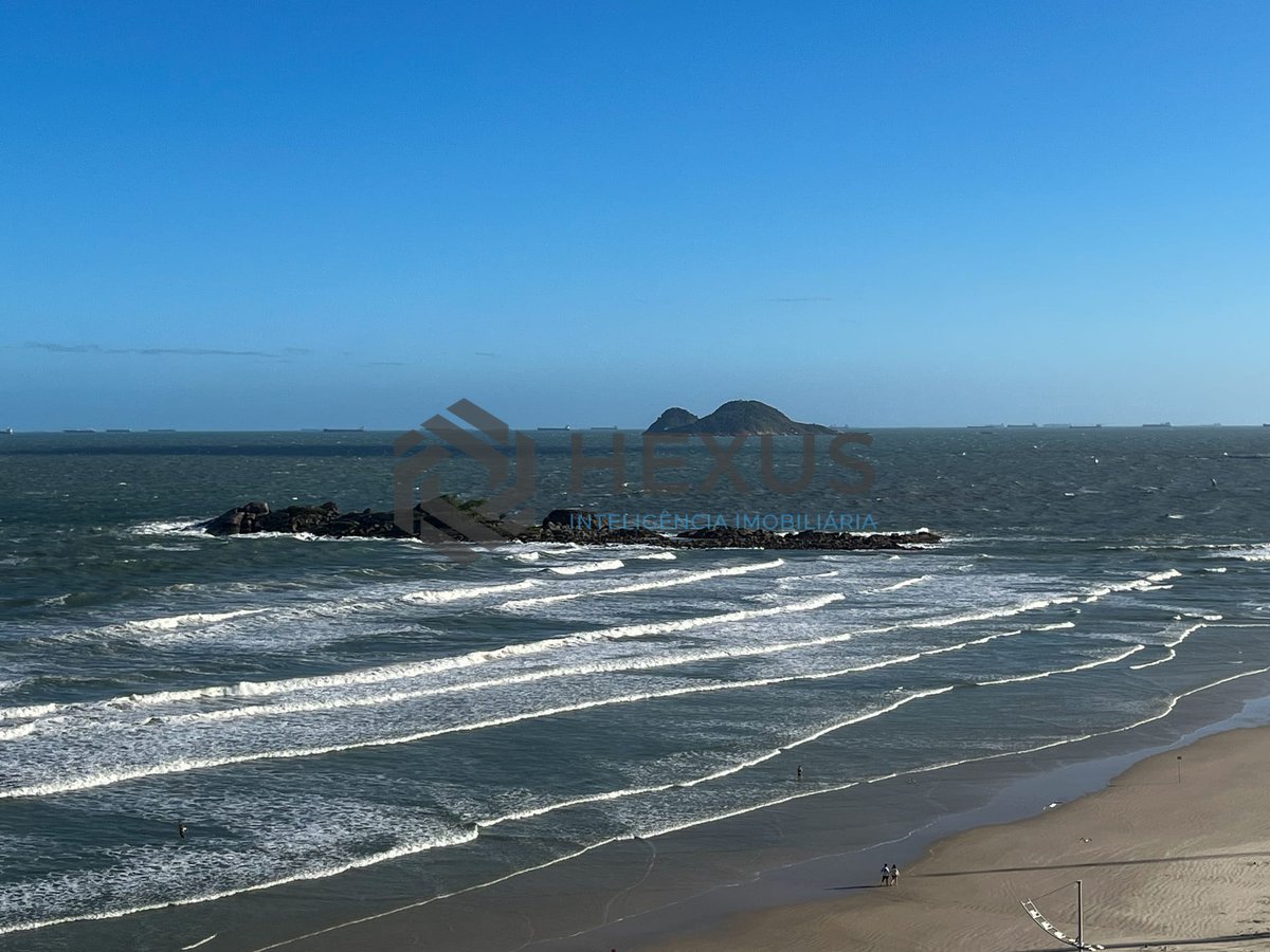 Foto 12 de Apartamento frente mar com varanda vista mar na Praia das Pitangueiras, Guaruja