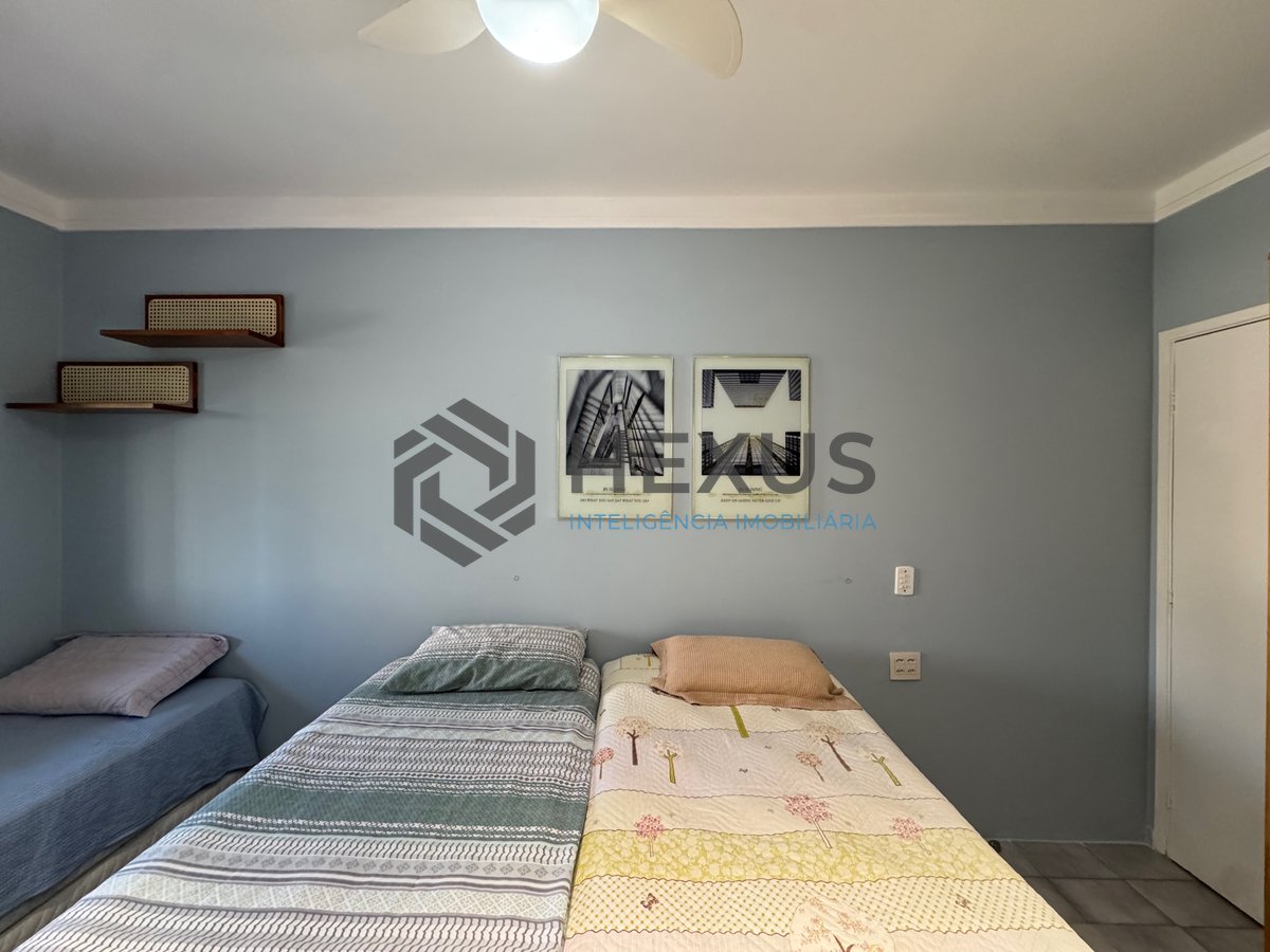 Foto 11 de Apartamento reformado e mobiliado com varanda a venda na praia das Asturias, Guaruja