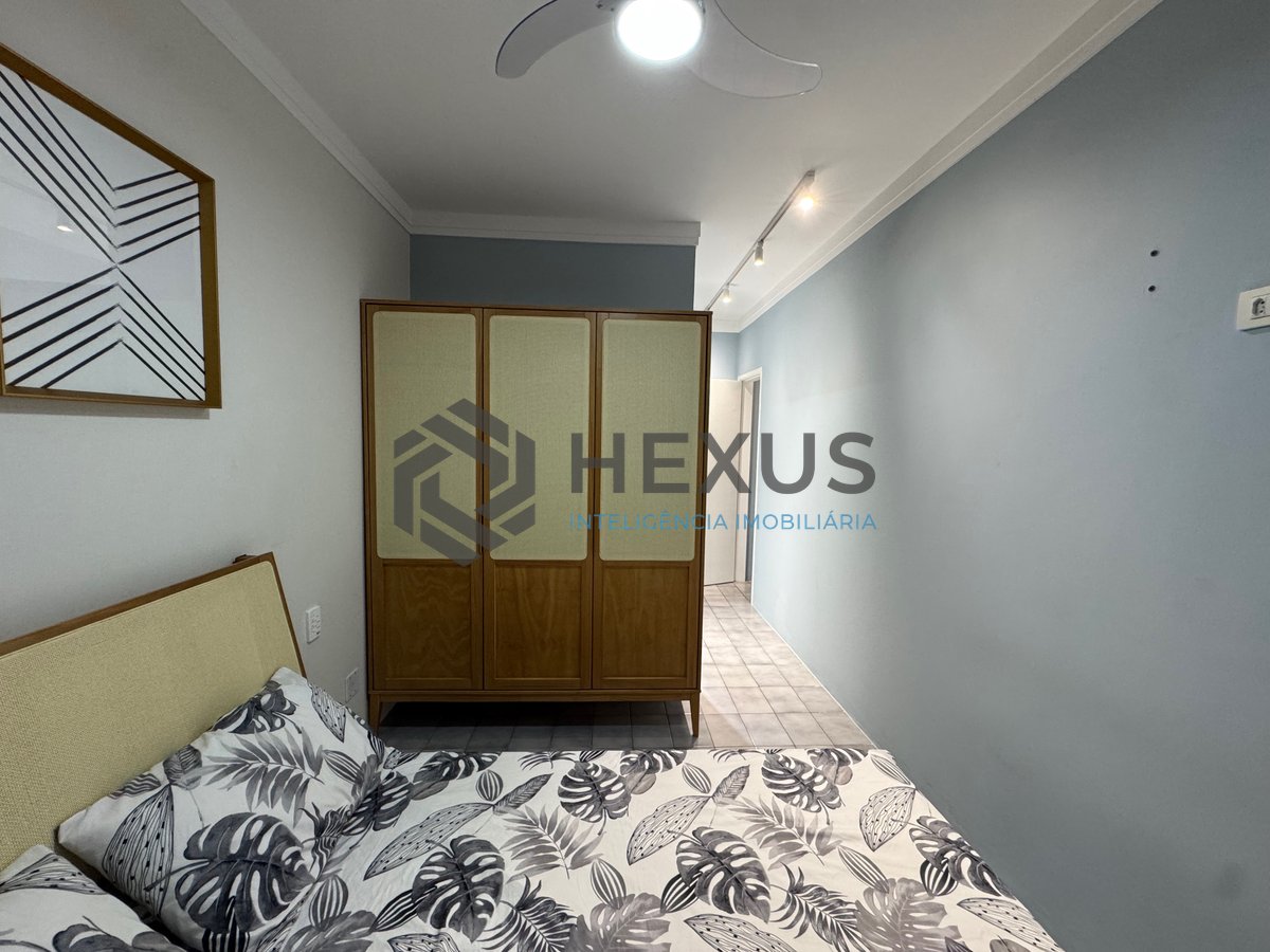 Foto 16 de Apartamento reformado e mobiliado com varanda a venda na praia das Asturias, Guaruja