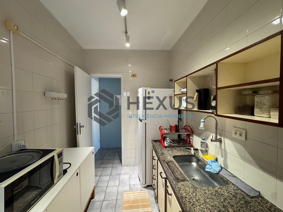 Foto 20 de Apartamento reformado e mobiliado com varanda a venda na praia das Asturias, Guaruja