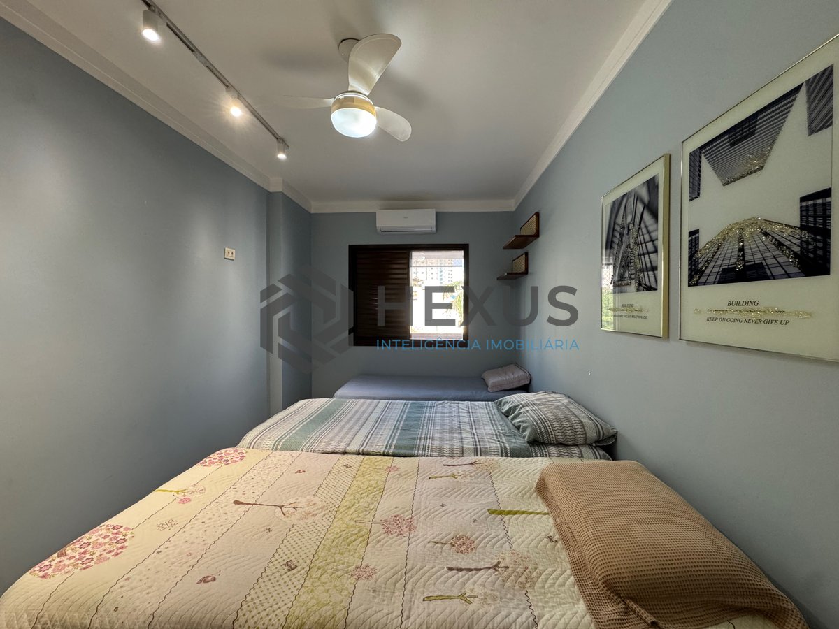 Foto 10 de Apartamento reformado e mobiliado com varanda a venda na praia das Asturias, Guaruja