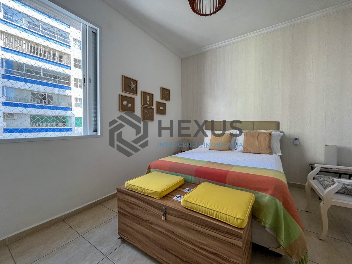 Foto 16 de Apartamento frente mar com varanda na Praia das Pitangueiras, Guaruja