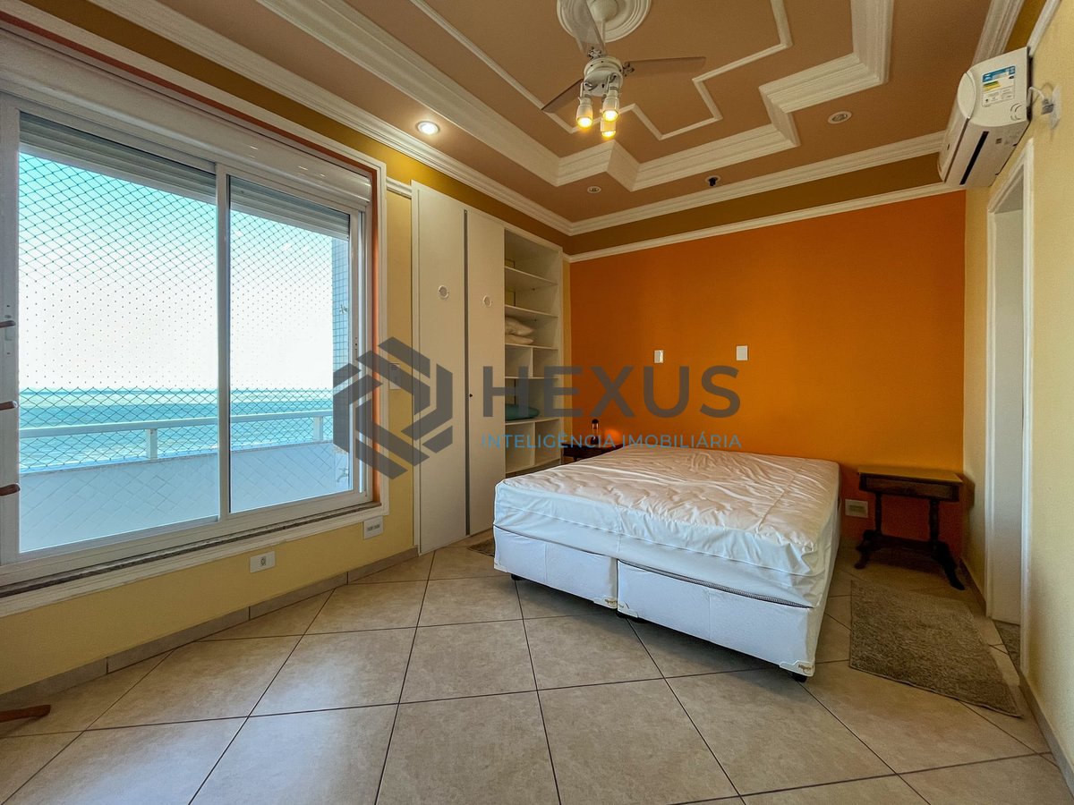 Foto 26 de Apartamento frente mar com varanda e vista mar na Praia das Pitangueiras, Guaruja