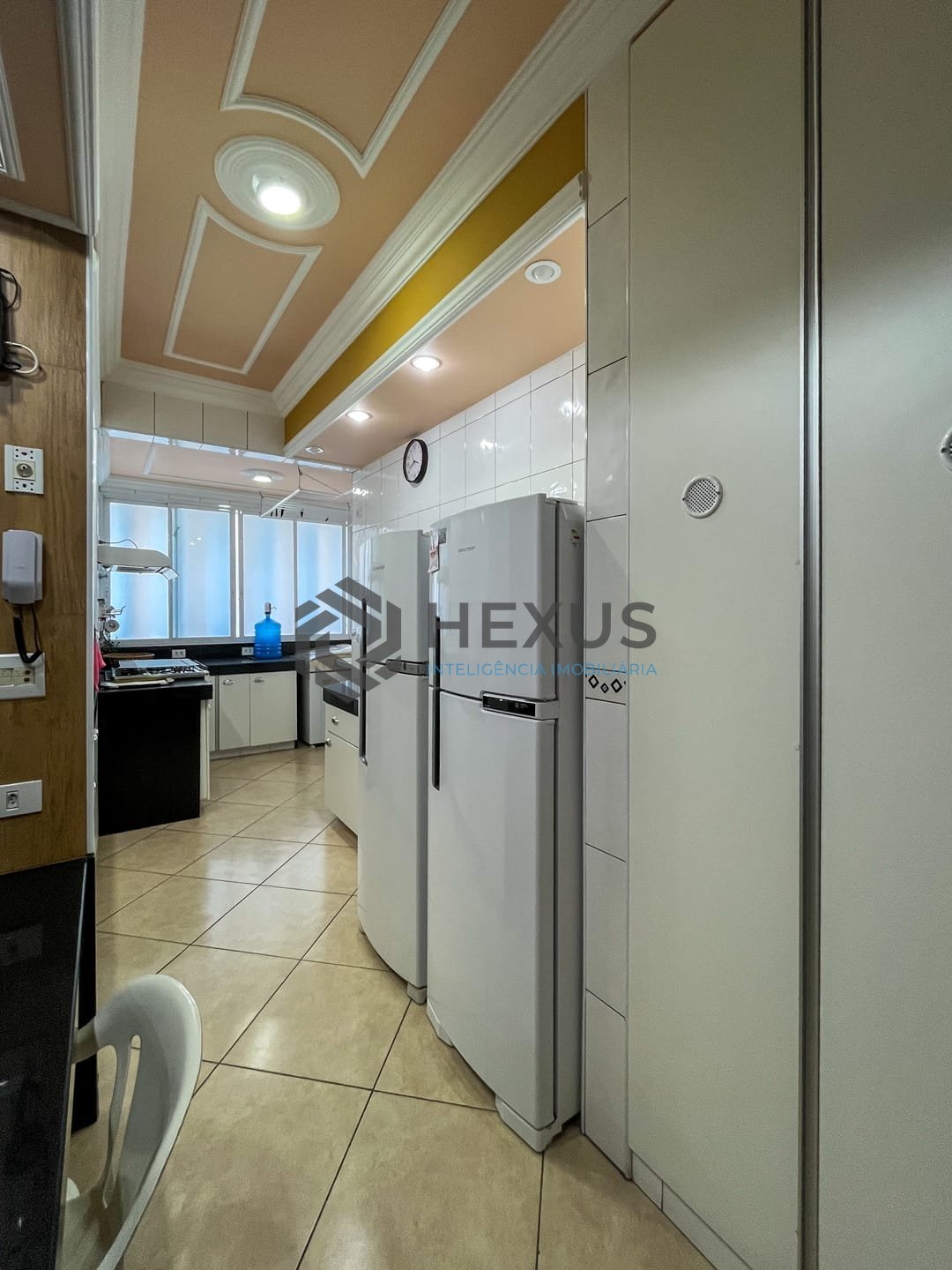 Foto 33 de Apartamento frente mar com varanda e vista mar na Praia das Pitangueiras, Guaruja