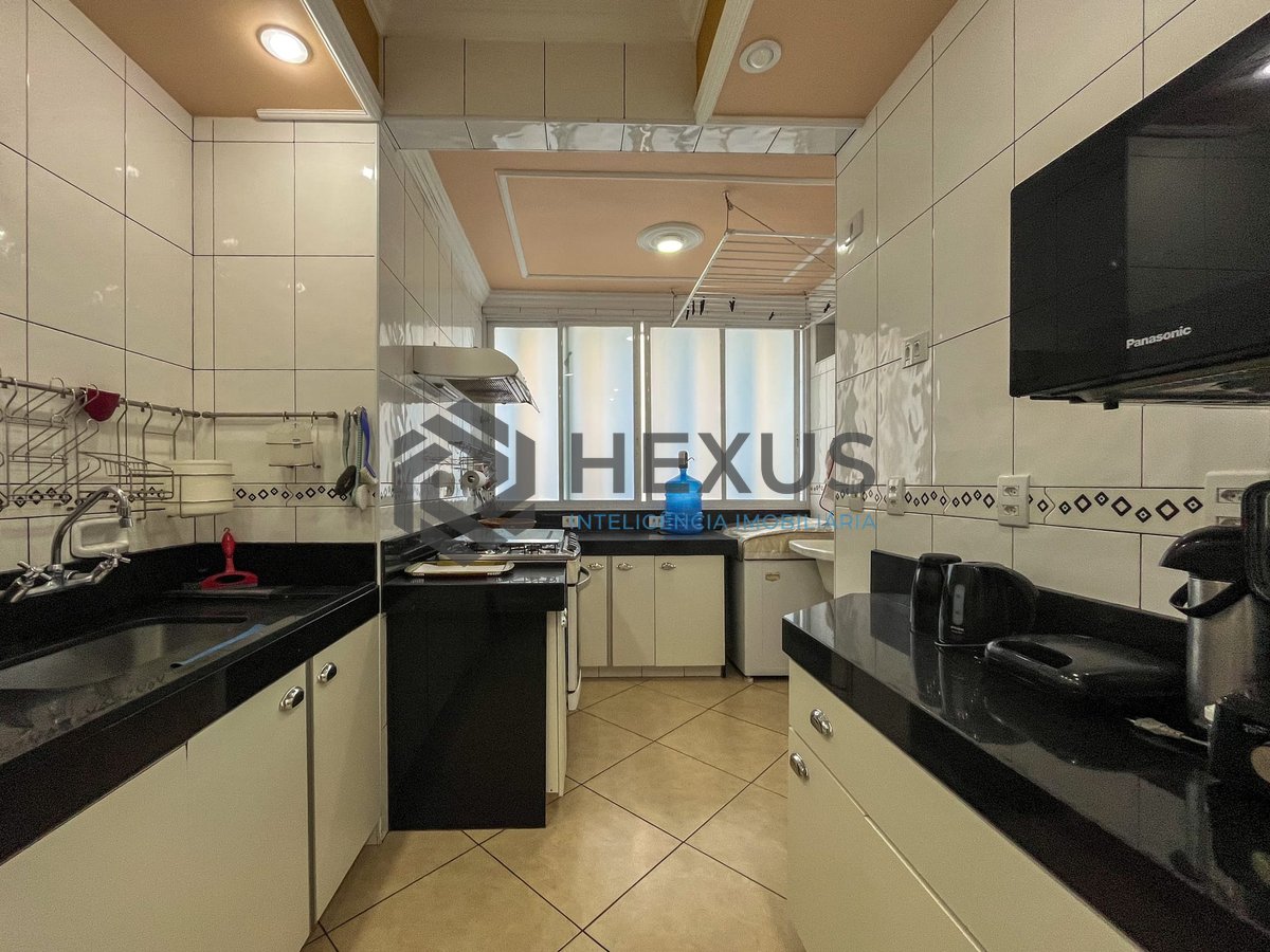 Foto 34 de Apartamento frente mar com varanda e vista mar na Praia das Pitangueiras, Guaruja
