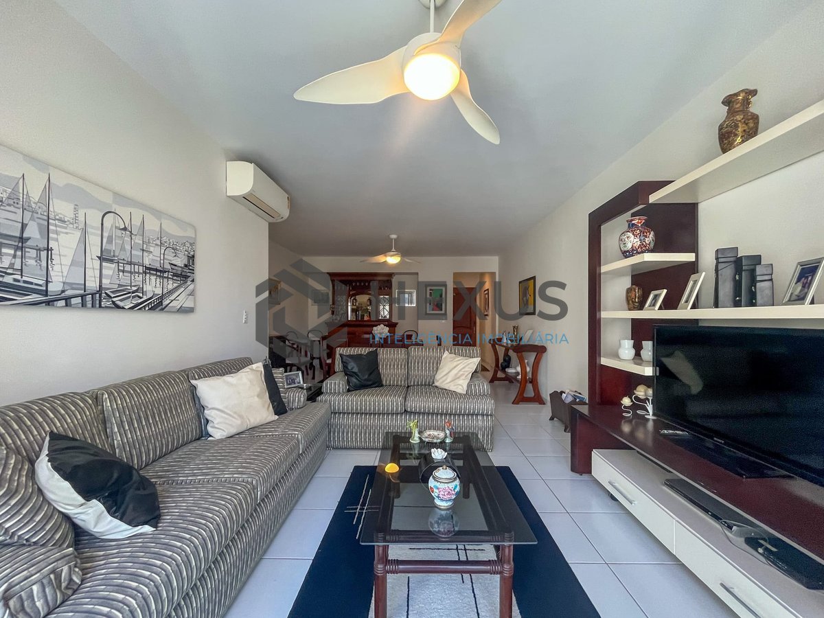 Foto 7 de Apartamento com varanda e vista mar na quadra mar da Praia das Pitangueiras, Guaruja