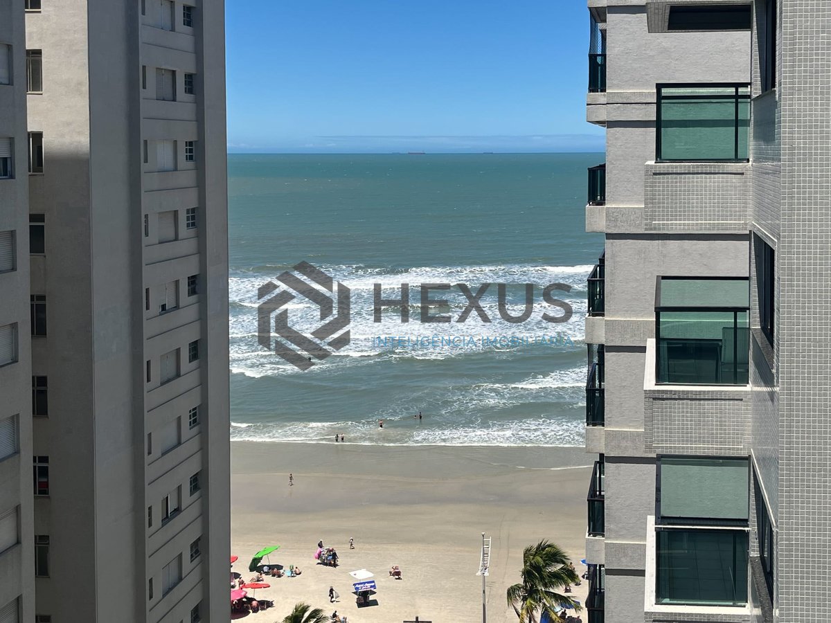 Foto 10 de Apartamento com varanda e vista mar na quadra mar da Praia das Pitangueiras, Guaruja