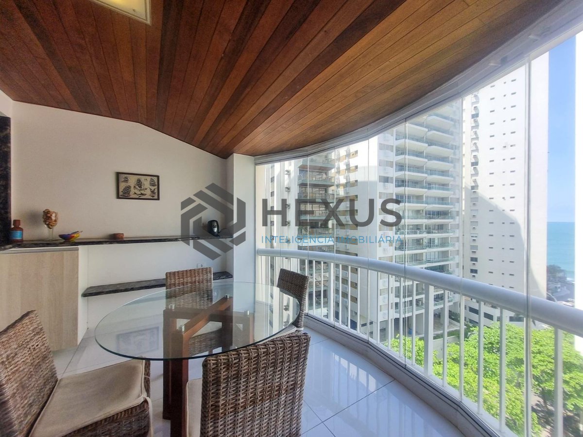 Foto 7 de Apartamento com varanda e lazer na quadra mar da Praia das Pitangueiras, Guaruja