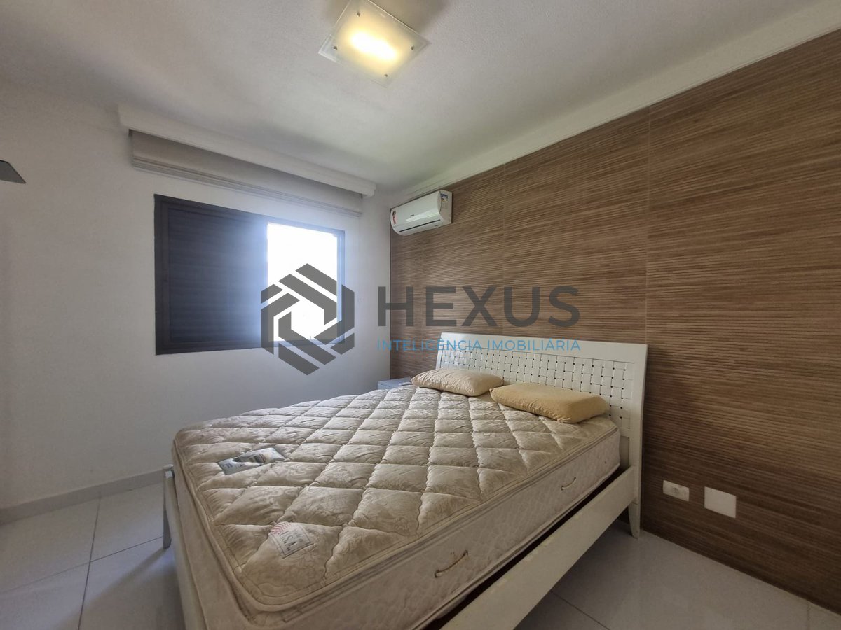 Foto 9 de Apartamento com varanda e lazer na quadra mar da Praia das Pitangueiras, Guaruja