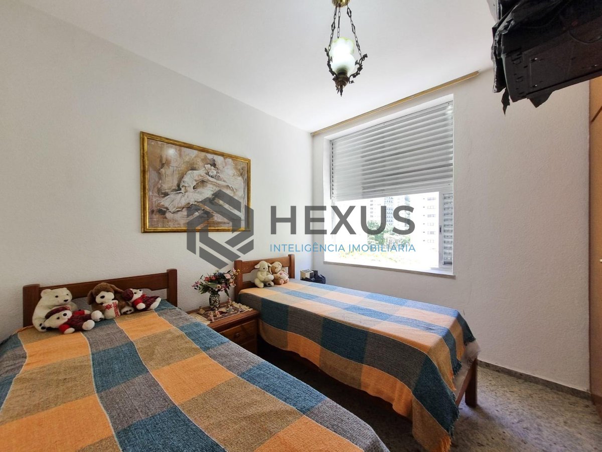 Foto 4 de Apartamento na quadra mar da Praia das Pitangueiras, Guaruja