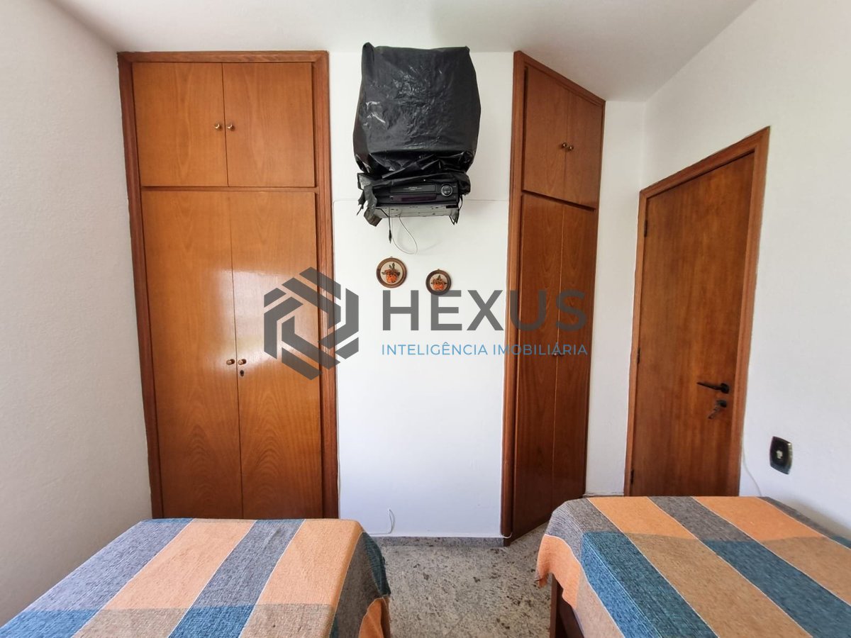 Foto 7 de Apartamento na quadra mar da Praia das Pitangueiras, Guaruja