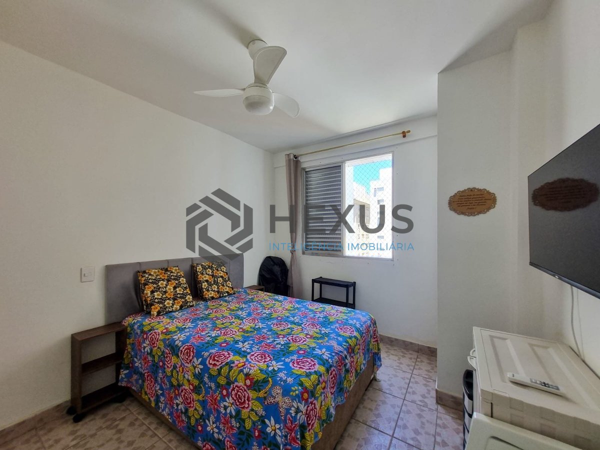 Foto 11 de Apartamento com varanda na quadra mar da Praia das Pitangueiras, Guaruja
