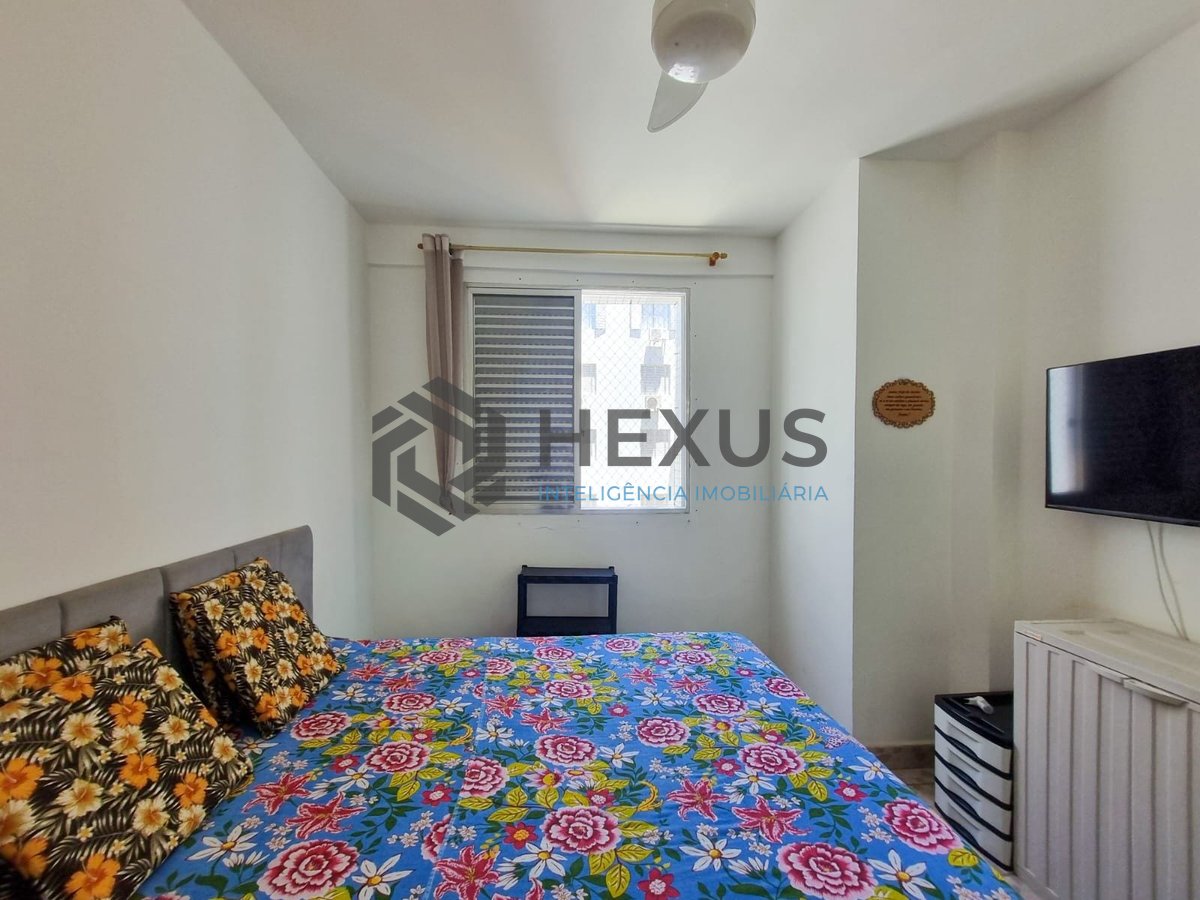 Foto 12 de Apartamento com varanda na quadra mar da Praia das Pitangueiras, Guaruja