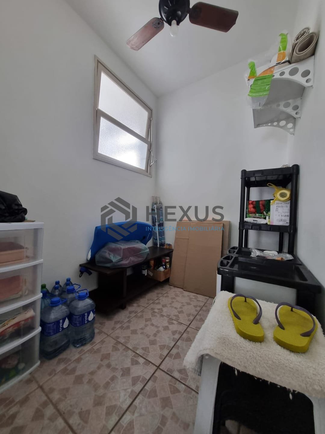 Foto 23 de Apartamento com varanda na quadra mar da Praia das Pitangueiras, Guaruja