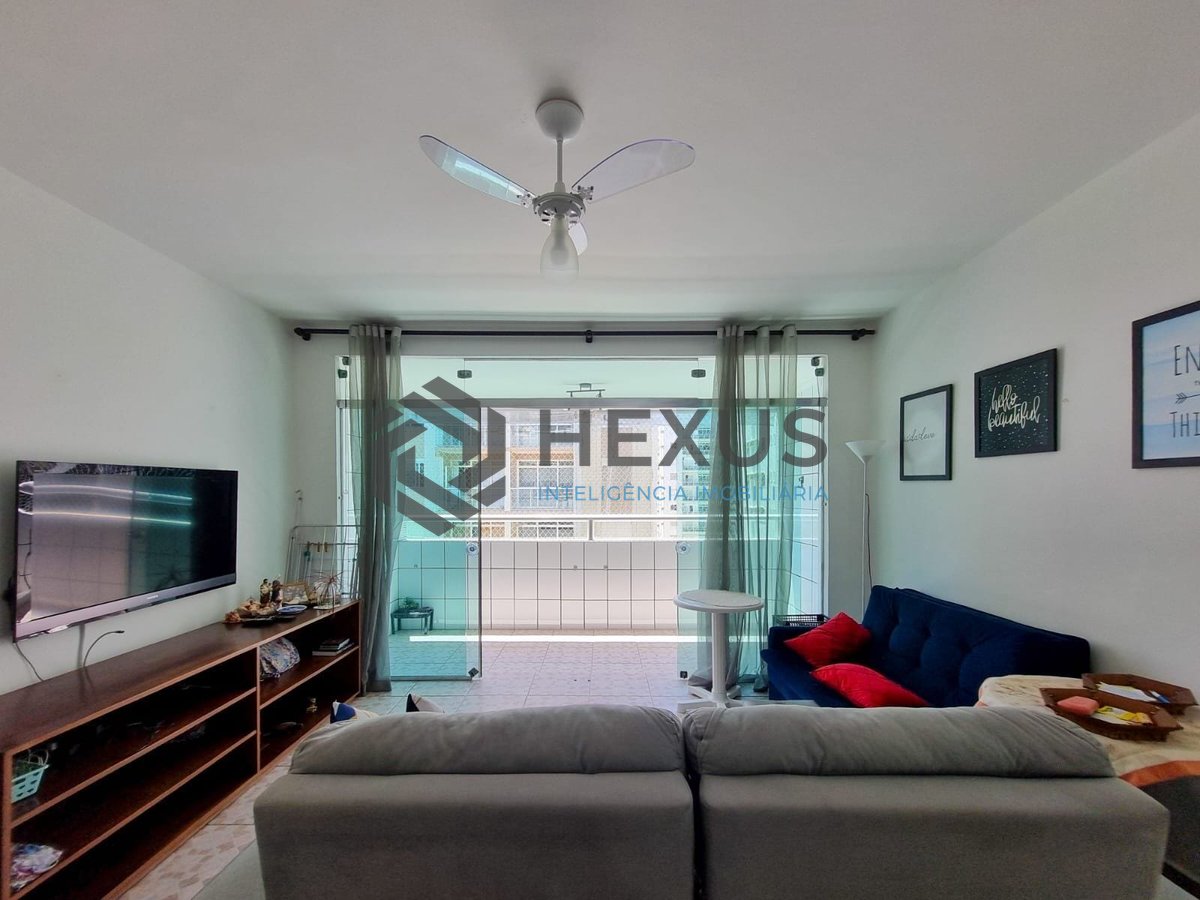 Foto 4 de Apartamento com varanda na quadra mar da Praia das Pitangueiras, Guaruja