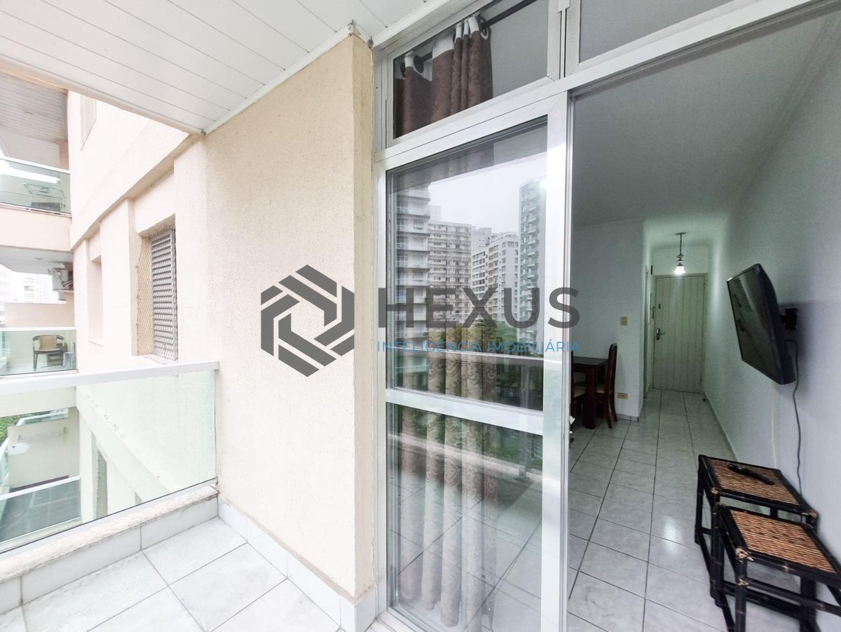 Foto 8 de Apartamento com varanda e vista mar na quadra mar da Praia das Pitangueiras, Guaruja
