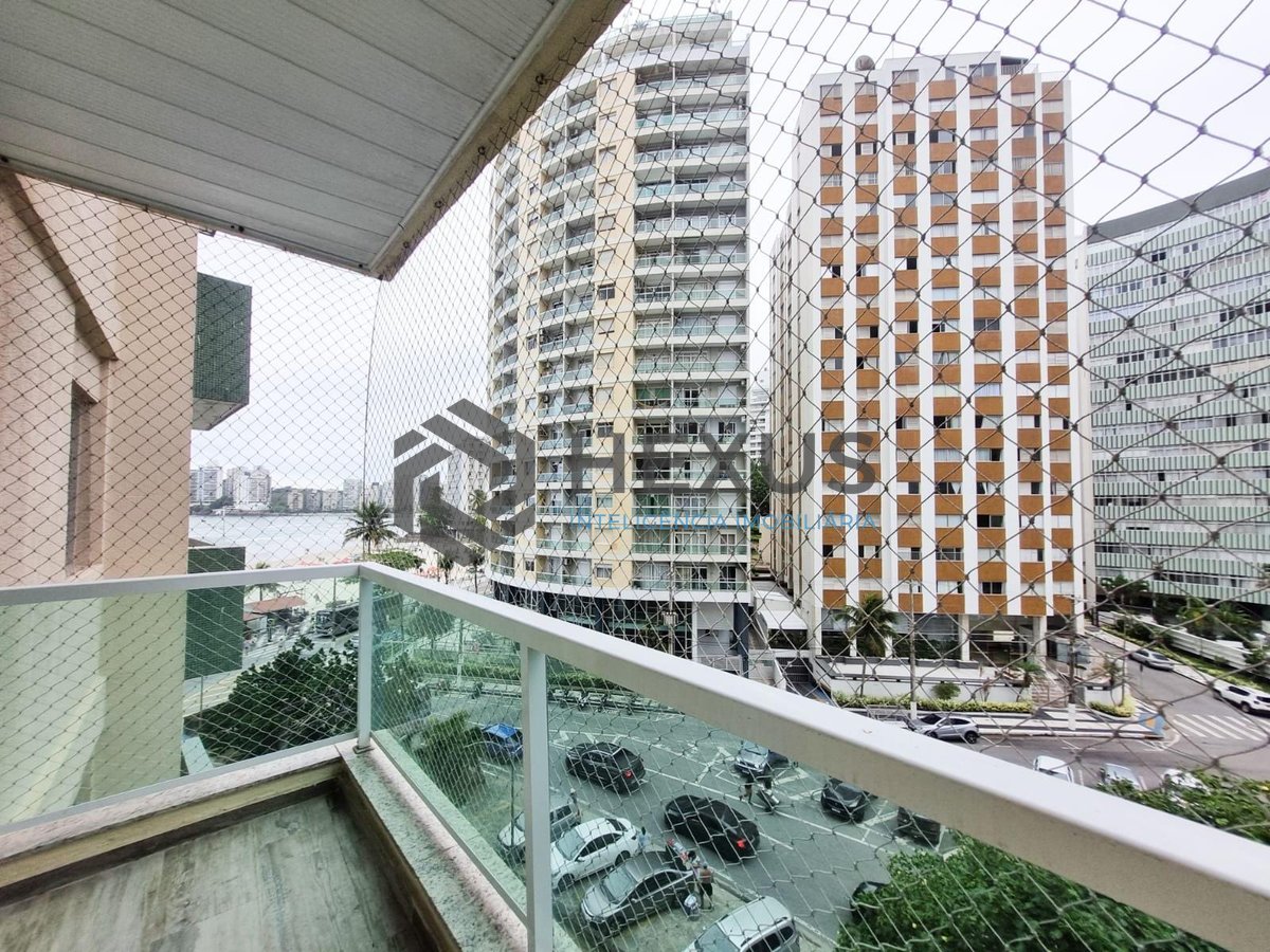 Foto 8 de Apartamento com varanda e vista mar na quadra mar da Praia das Pitangueiras, Guaruja