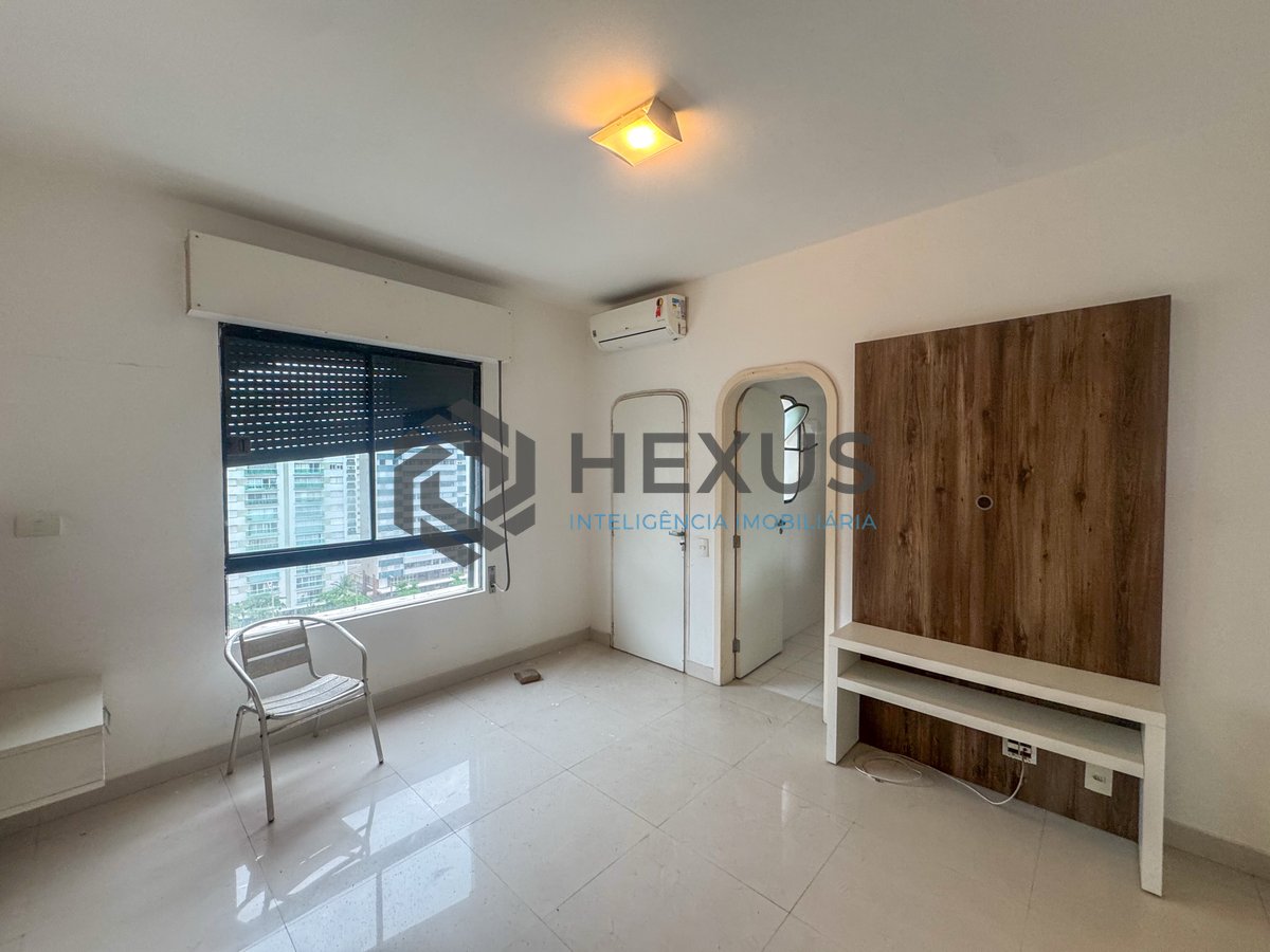 Foto 21 de Apartamento frente mar com varanda na Praia das Pitangueiras, Guaruja