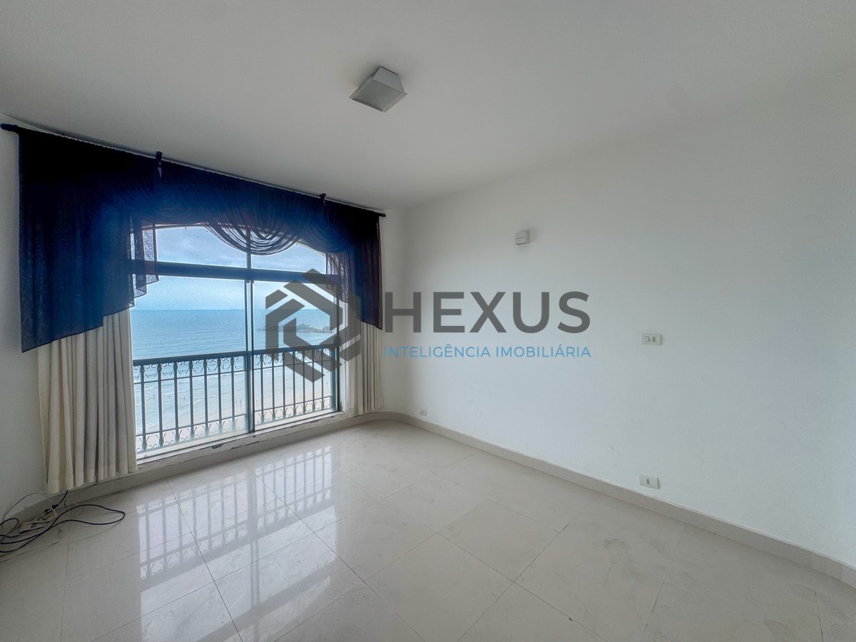 Foto 9 de Apartamento frente mar com varanda na Praia das Pitangueiras, Guaruja