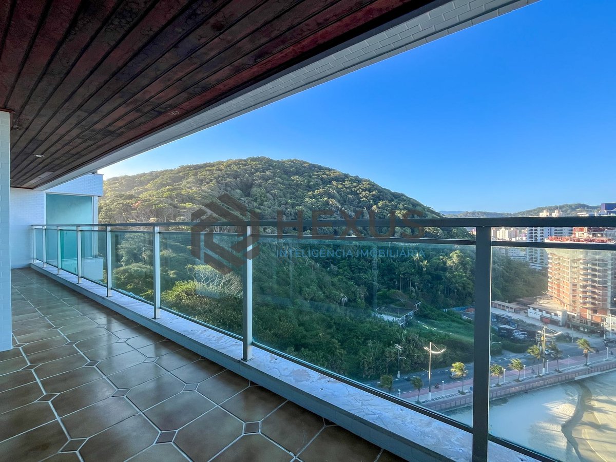 Foto 12 de Apartamento frente mar com varanda, vista mar e lazer na Praia das Pitangueiras, Guaruja
