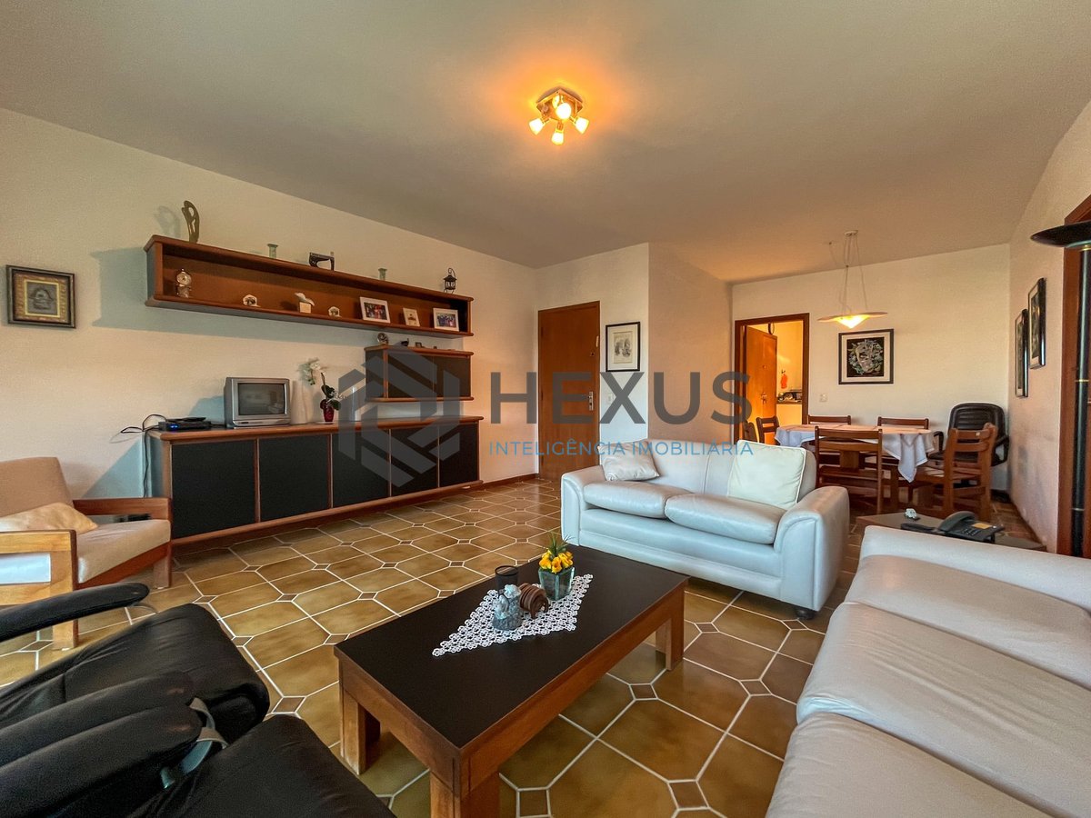 Foto 5 de Apartamento frente mar com varanda, vista mar e lazer na Praia das Pitangueiras, Guaruja