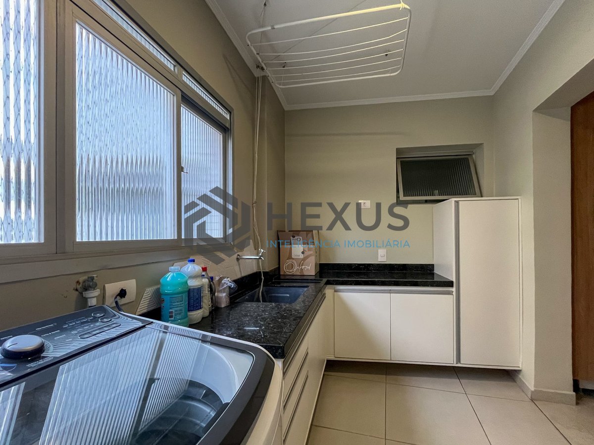 Foto 29 de Apartamento frente mar, reformado com varanda, vista mar e lazer, Pitangueiras, Guaruja