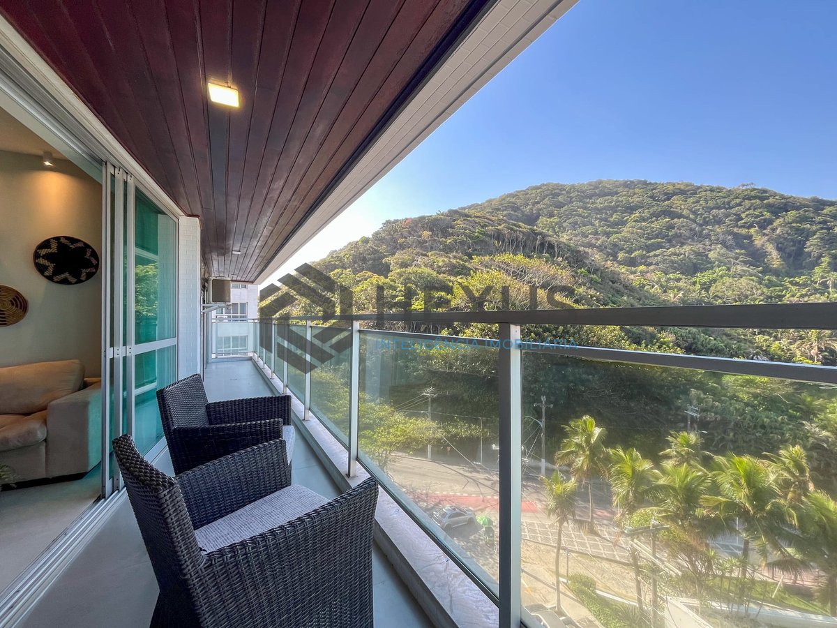 Foto 9 de Apartamento frente mar, reformado com varanda, vista mar e lazer, Pitangueiras, Guaruja