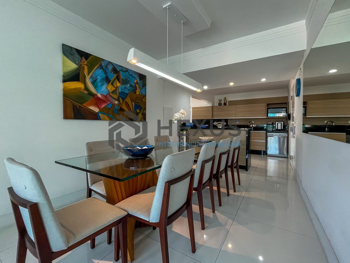 Foto 6 de Apartamento frente mar com varanda, vista mar e lazer na Praia das Pitangueiras, Guaruja