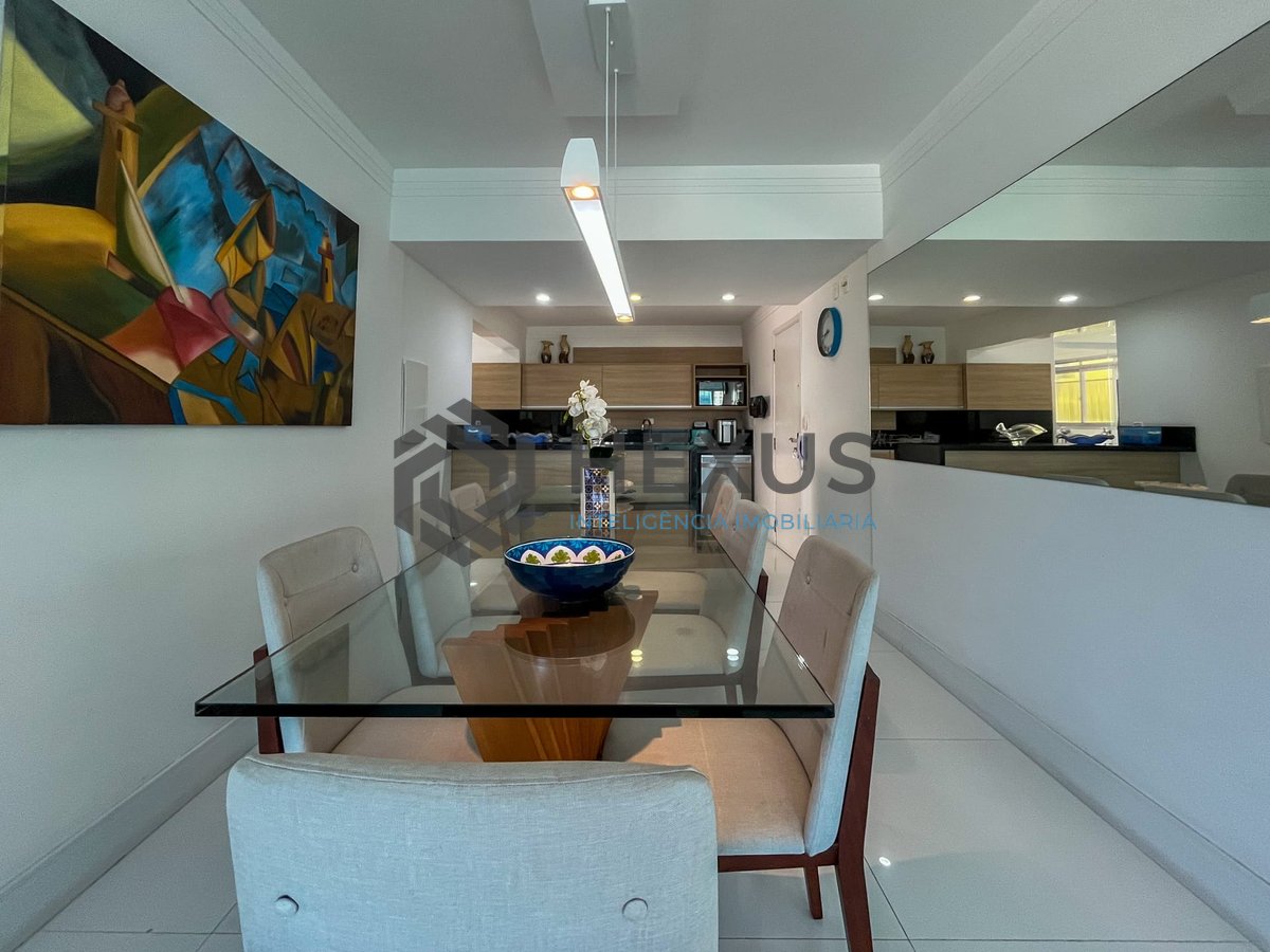 Foto 7 de Apartamento frente mar com varanda, vista mar e lazer na Praia das Pitangueiras, Guaruja