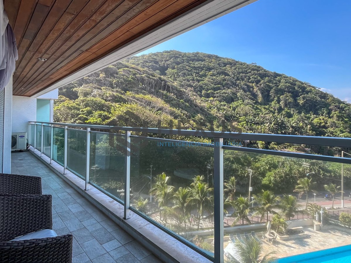 Foto 9 de Apartamento frente mar com varanda, vista mar e lazer na Praia das Pitangueiras, Guaruja