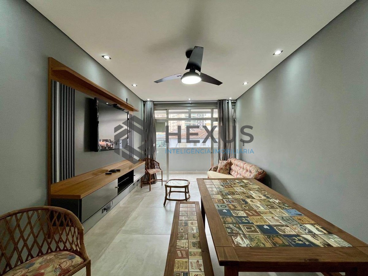 Foto 2 de Apartamento reformado com varanda na Praia das Asturias, Guaruja