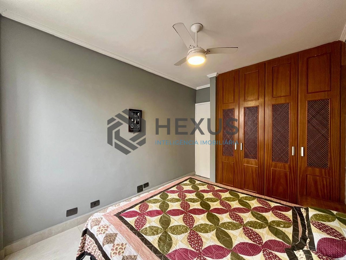 Foto 17 de Apartamento reformado com varanda na Praia das Asturias, Guaruja