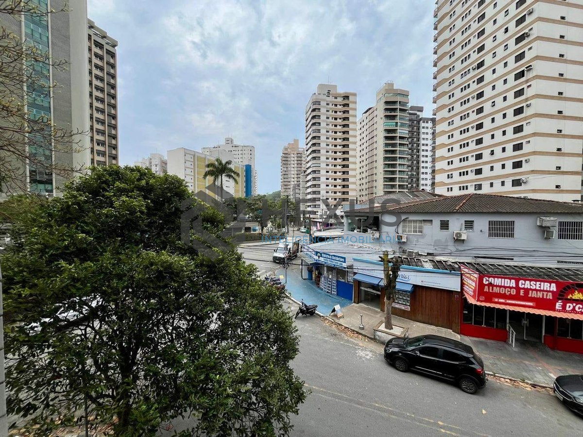 Foto 8 de Apartamento reformado com varanda na Praia das Asturias, Guaruja