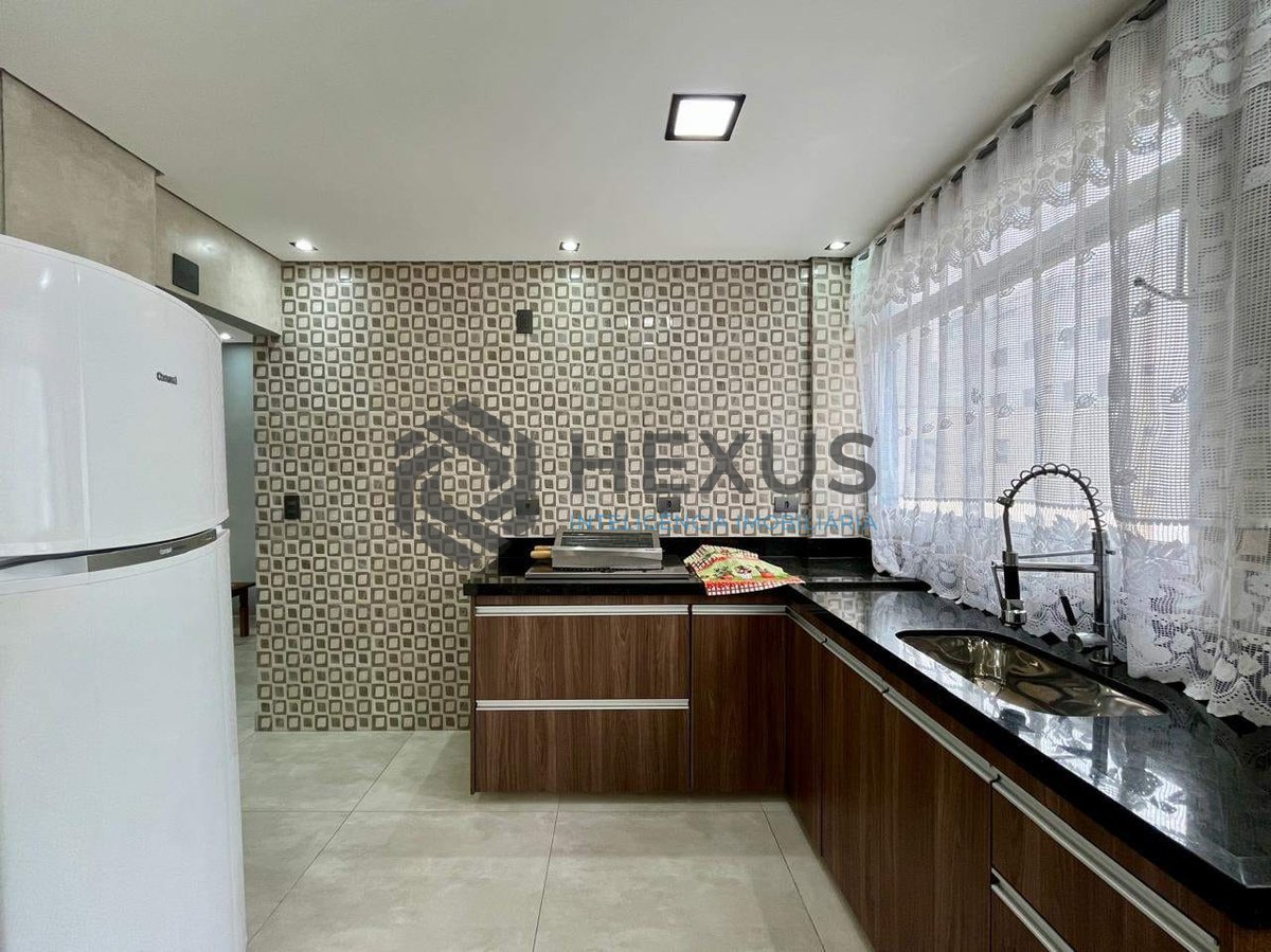 Foto 9 de Apartamento reformado com varanda na Praia das Asturias, Guaruja