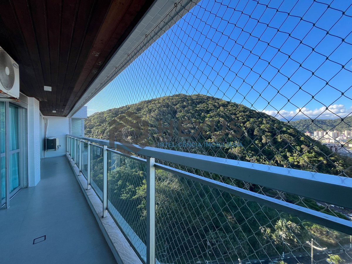 Foto 9 de Apartamento frente mar com varanda e lazer na Praia das Pitangueiras, Guaruja