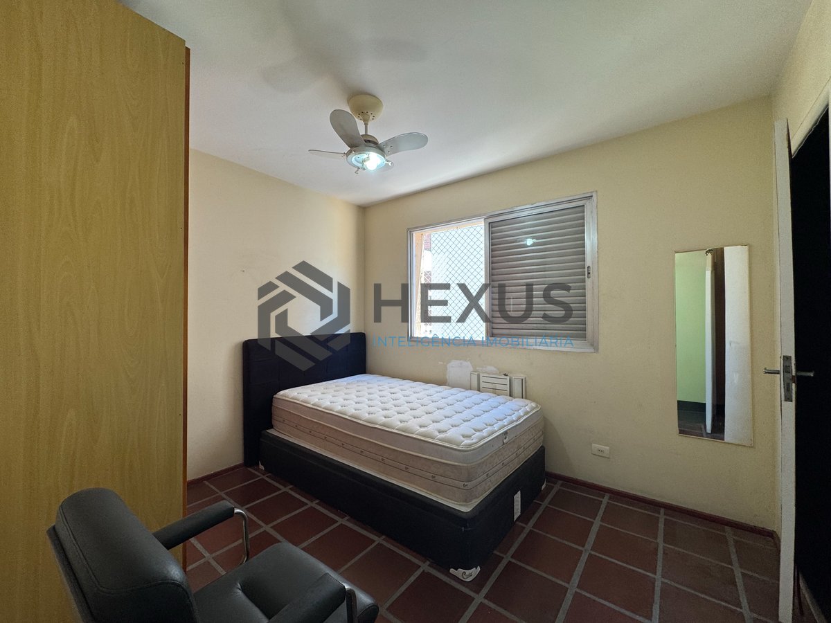 Foto 12 de Apartamento com varanda e vista mar a uma quadra da Praia das Pitangueiras, Guaruja