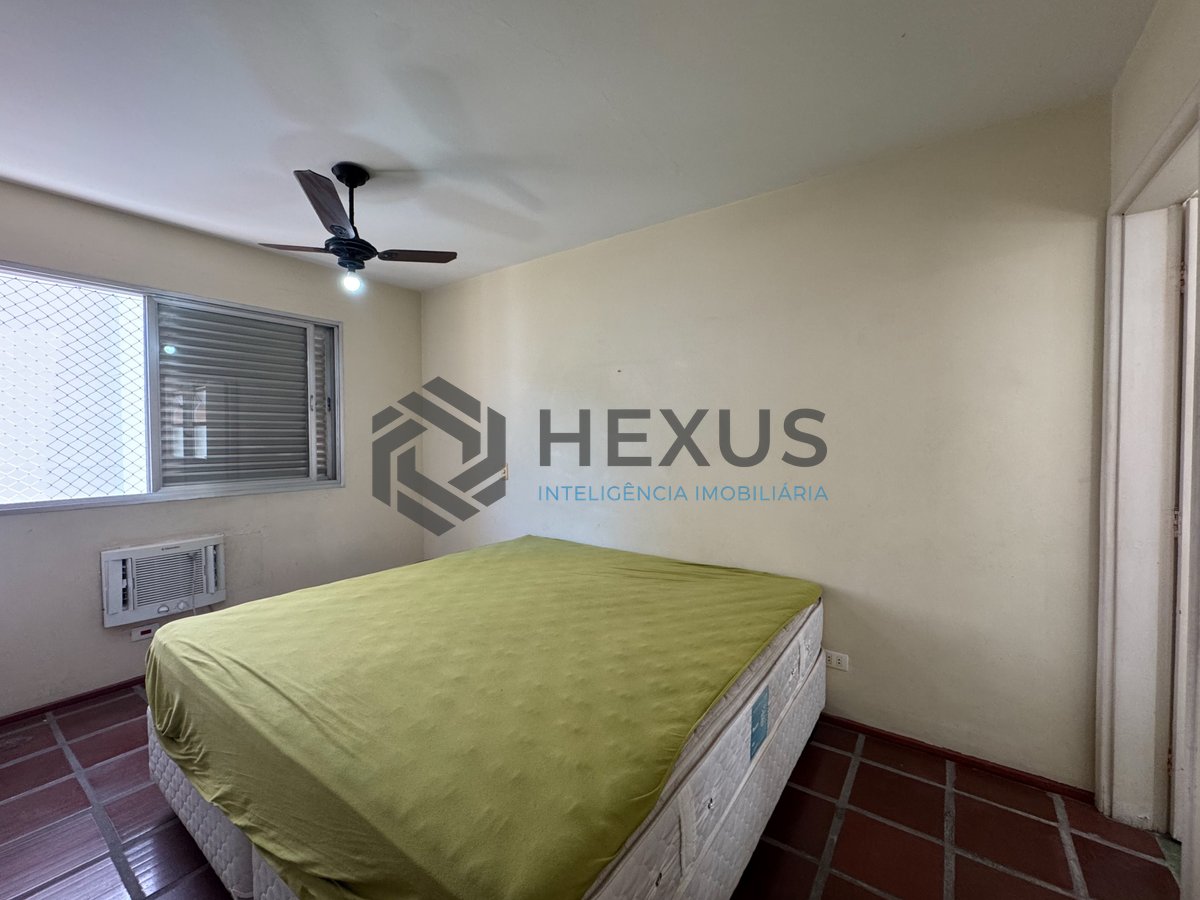 Foto 15 de Apartamento com varanda e vista mar a uma quadra da Praia das Pitangueiras, Guaruja