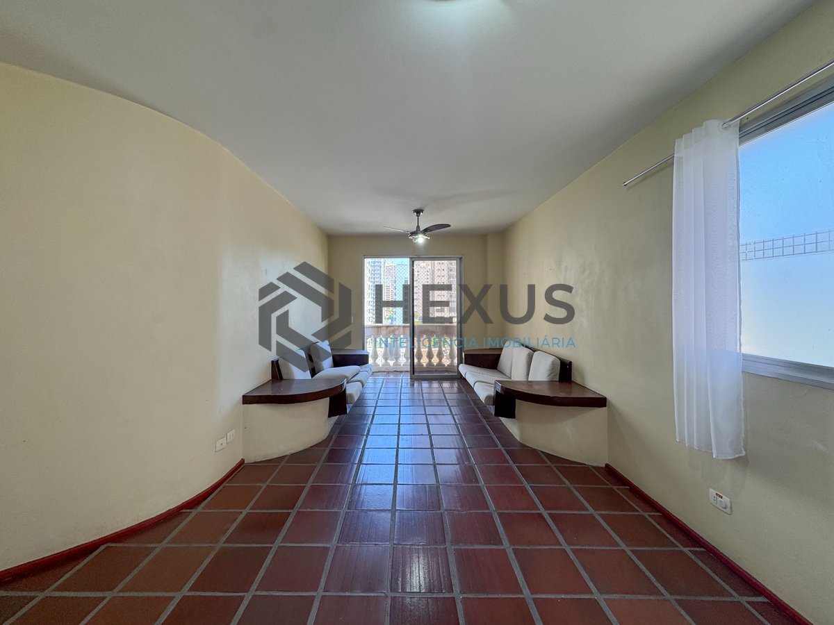 Foto 4 de Apartamento com varanda e vista mar a uma quadra da Praia das Pitangueiras, Guaruja