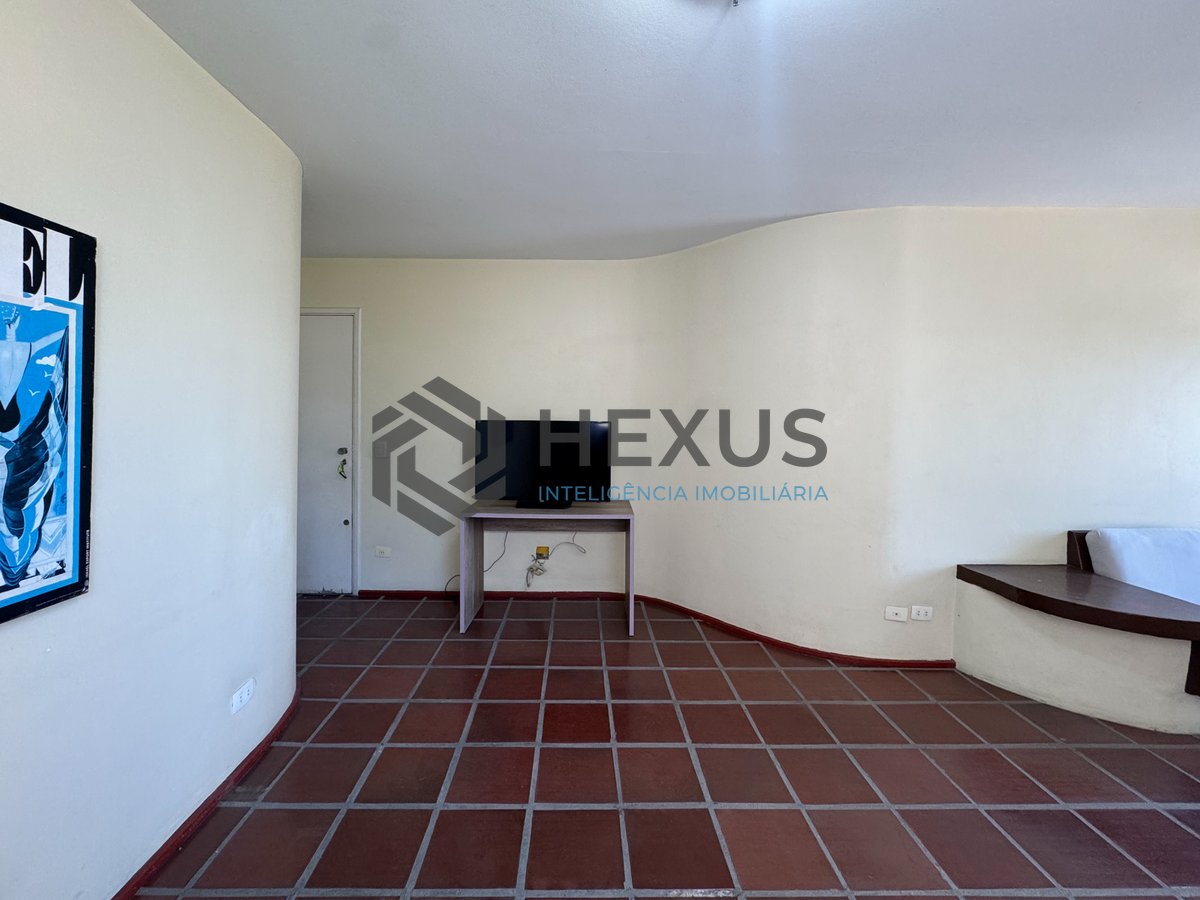 Foto 5 de Apartamento com varanda e vista mar a uma quadra da Praia das Pitangueiras, Guaruja