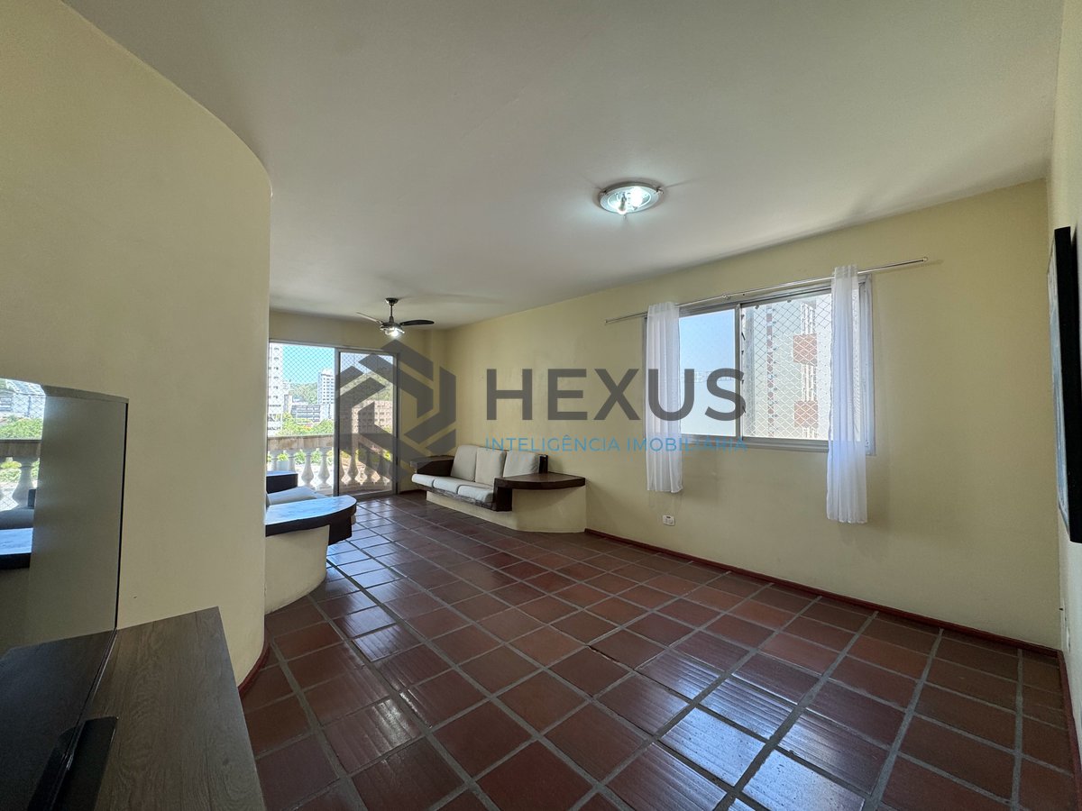 Foto 6 de Apartamento com varanda e vista mar a uma quadra da Praia das Pitangueiras, Guaruja