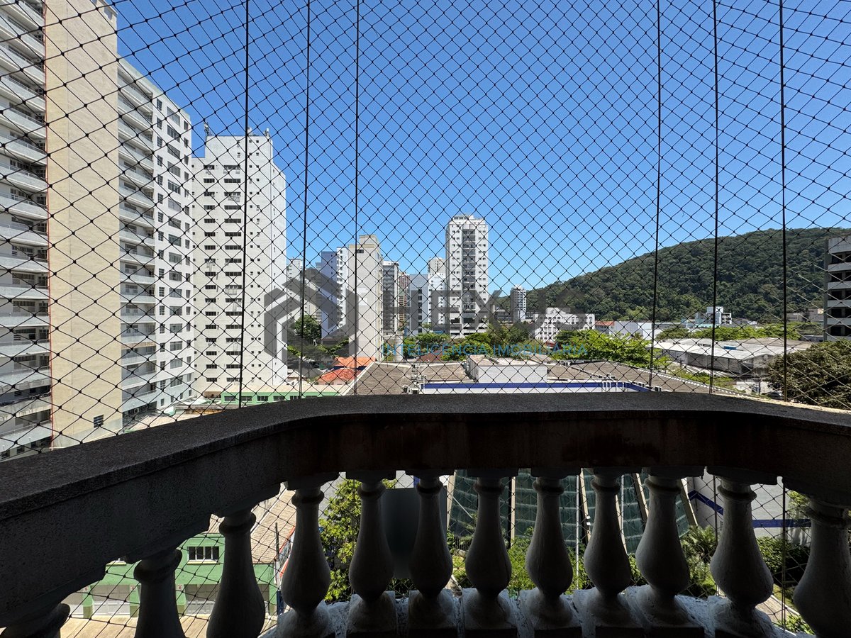Foto 8 de Apartamento com varanda e vista mar a uma quadra da Praia das Pitangueiras, Guaruja